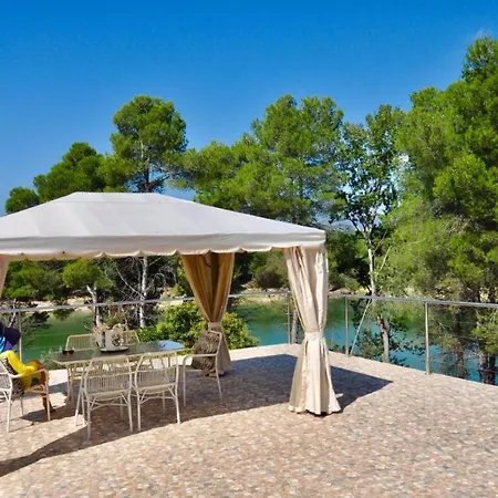 Casa Navajas בית כפרי